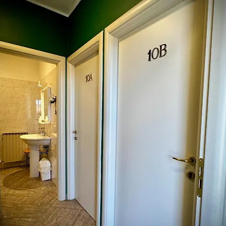 Italia Hotel 3*